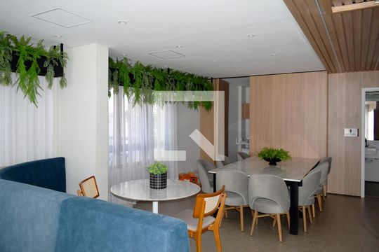 Área comum de kitnet/studio para alugar com 1 quarto, 40m² em Jardim das Bandeiras, São Paulo