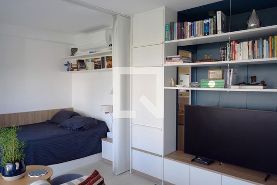 Studio de kitnet/studio para alugar com 1 quarto, 40m² em Jardim das Bandeiras, São Paulo