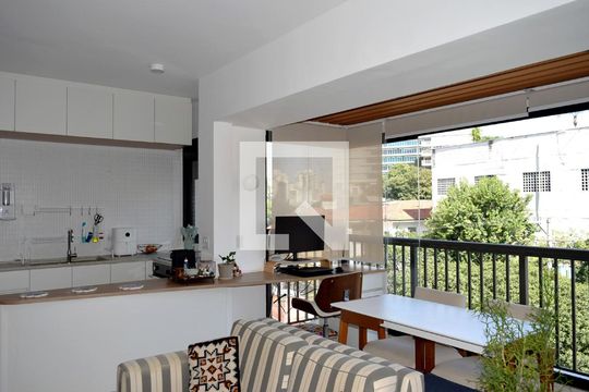 Studio de kitnet/studio para alugar com 1 quarto, 40m² em Jardim das Bandeiras, São Paulo
