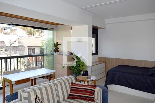 Studio de kitnet/studio para alugar com 1 quarto, 40m² em Jardim das Bandeiras, São Paulo