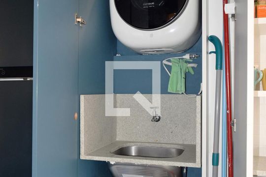 Área de Serviço de kitnet/studio para alugar com 1 quarto, 40m² em Jardim das Bandeiras, São Paulo
