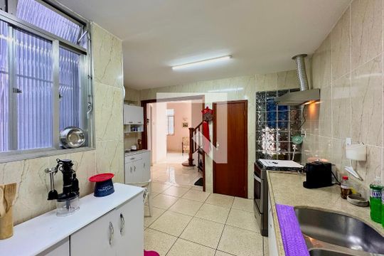 Cozinha de casa de condomínio à venda com 3 quartos, 140m² em Botafogo, Rio de Janeiro