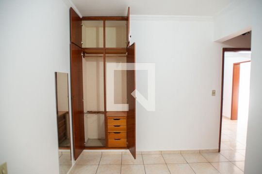 Quarto 2 de apartamento para alugar com 3 quartos, 120m² em Jardim Irajá, Ribeirão Preto