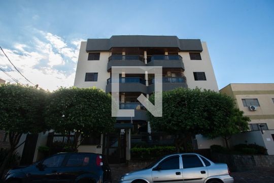 Fachada e portaria de apartamento para alugar com 3 quartos, 120m² em Jardim Irajá, Ribeirão Preto