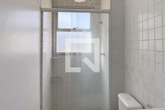 Banheiro Social de apartamento à venda com 3 quartos, 68m² em Planalto, São Bernardo do Campo
