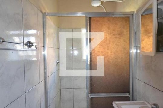 Banheiro de apartamento para alugar com 1 quarto, 44m² em Campo Grande, Rio de Janeiro