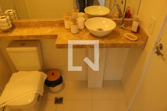 Banheiro de apartamento à venda com 2 quartos, 34m² em Lapa de Baixo, São Paulo