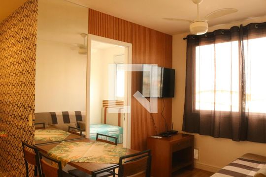 Sala de apartamento para alugar com 2 quartos, 34m² em Lapa de Baixo, São Paulo
