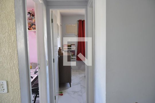 Corredor de apartamento à venda com 2 quartos, 60m² em Sampaio, Rio de Janeiro