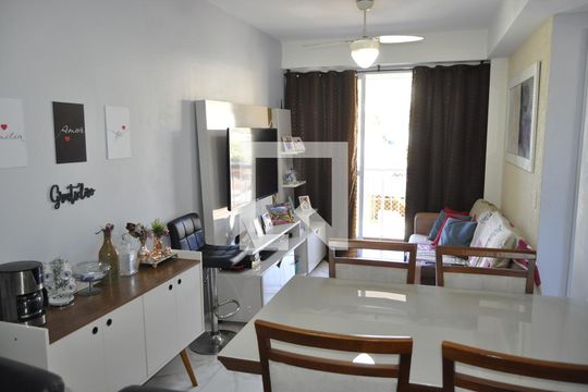 Sala de apartamento à venda com 2 quartos, 60m² em Sampaio, Rio de Janeiro