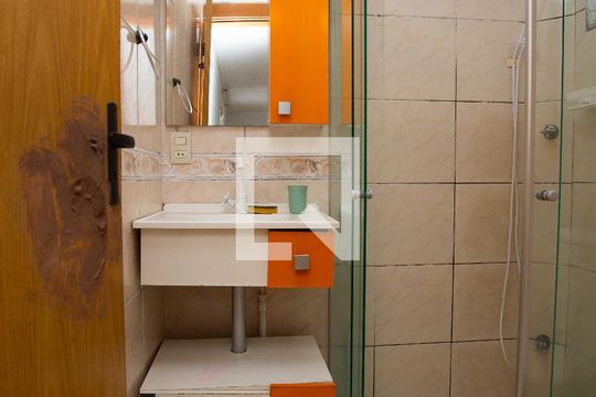 Banheiro de apartamento à venda com 2 quartos, 42m² em Estância Velha, Canoas