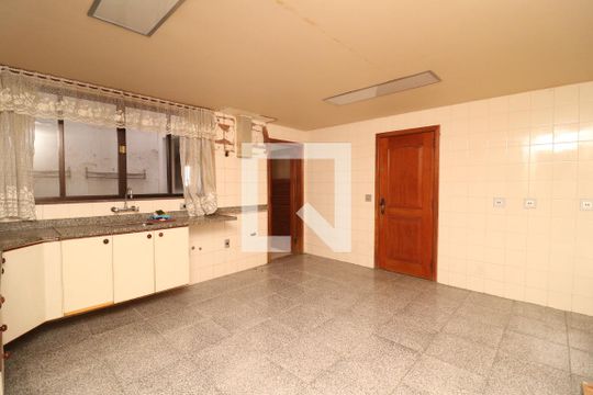 Cozinha de apartamento à venda com 4 quartos, 190m² em Portuguesa, Rio de Janeiro