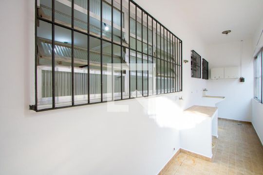 Área de serviço de casa para alugar com 3 quartos, 210m² em Parque Bandeirante, Santo André
