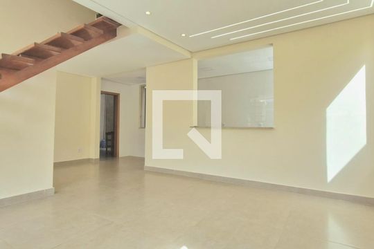 Casa à venda com 4 quartos, 167m² em Lundcéia, Lagoa Santa