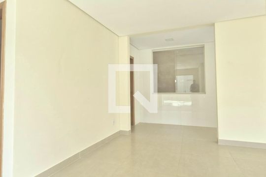 Sala de casa à venda com 4 quartos, 167m² em Lundcéia, Lagoa Santa