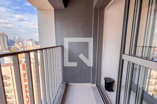 Varanda de kitnet/studio à venda com 1 quarto, 27m² em Cerqueira César, São Paulo