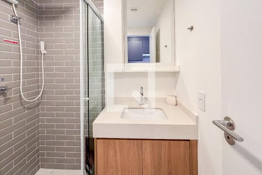 Banheiro de kitnet/studio à venda com 1 quarto, 27m² em Cerqueira César, São Paulo