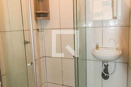 Banheiro de casa para alugar com 1 quarto, 58m² em Barreiras, Salvador