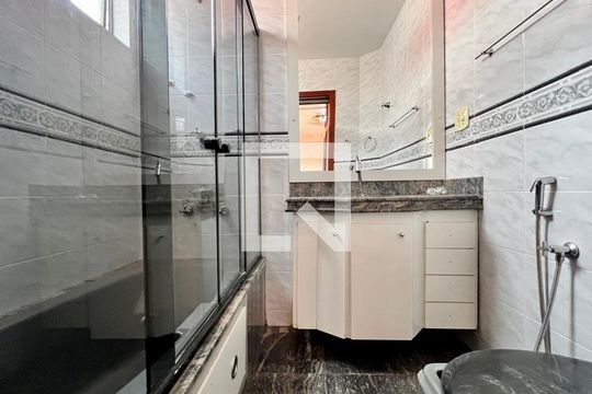 Banheiro de apartamento à venda com 4 quartos, 128m² em Prado, Belo Horizonte