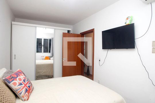 Quarto 1 de apartamento para alugar com 2 quartos, 56m² em Cidade Baixa, Porto Alegre