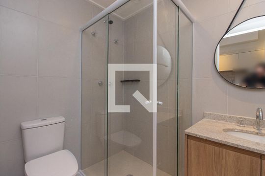 Banheiro de kitnet/studio para alugar com 0 quarto, 29m² em Paraíso, São Paulo