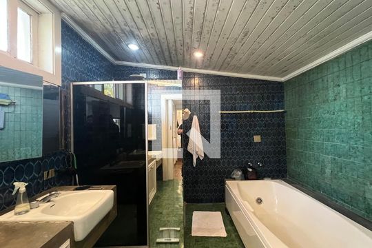 Banheiro da Suíte 3 de casa à venda com 5 quartos, 500m² em Sumaré, São Paulo