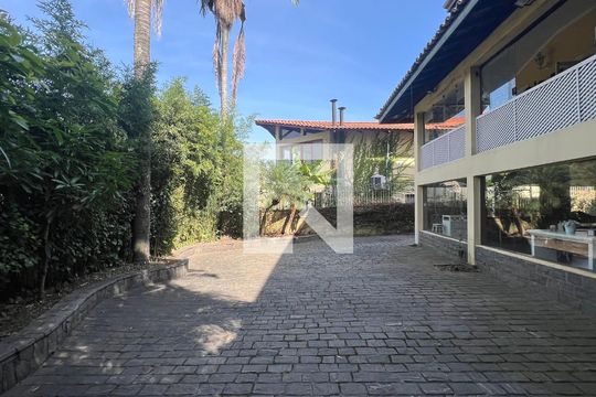 Área comum de casa à venda com 5 quartos, 500m² em Sumaré, São Paulo