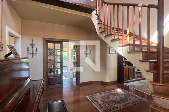 Hall de entrada de casa à venda com 5 quartos, 500m² em Sumaré, São Paulo