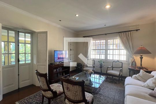 Sala de TV de casa à venda com 5 quartos, 500m² em Sumaré, São Paulo