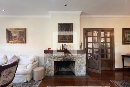 Sala de TV de casa à venda com 5 quartos, 500m² em Sumaré, São Paulo