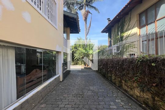 Área comum de casa à venda com 5 quartos, 500m² em Sumaré, São Paulo