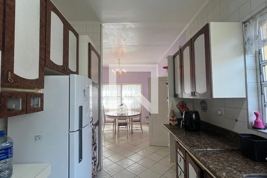Cozinha de casa à venda com 5 quartos, 500m² em Sumaré, São Paulo