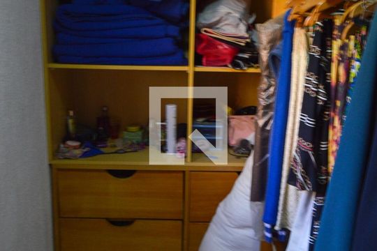 Closet da Suíte 2 de casa de condomínio para alugar com 4 quartos, 600m² em Pechincha, Rio de Janeiro