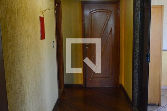 Corredor de casa de condomínio para alugar com 4 quartos, 600m² em Pechincha, Rio de Janeiro