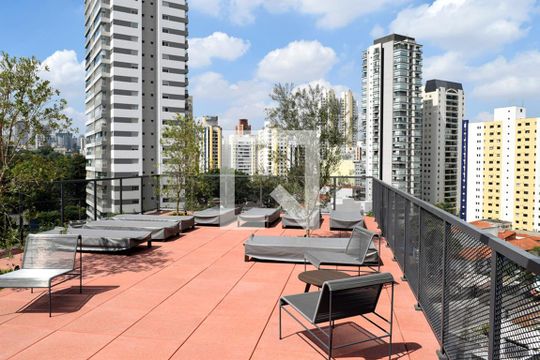 Área comum - Deck piscina de kitnet/studio para alugar com 1 quarto, 29m² em Pinheiros, São Paulo