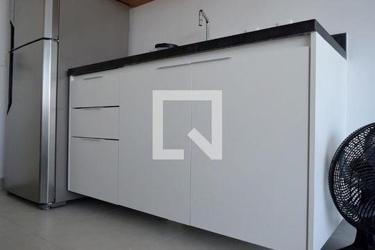 Cozinha de kitnet/studio para alugar com 1 quarto, 29m² em Pinheiros, São Paulo