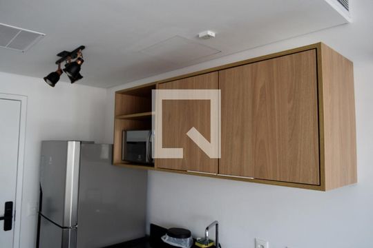 Cozinha de kitnet/studio para alugar com 1 quarto, 29m² em Pinheiros, São Paulo