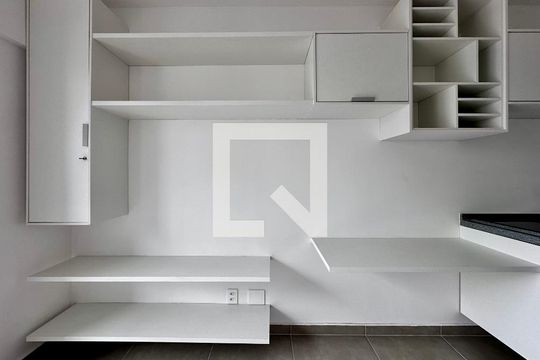 Studio de kitnet/studio para alugar com 0 quarto, 28m² em Campo Belo, São Paulo
