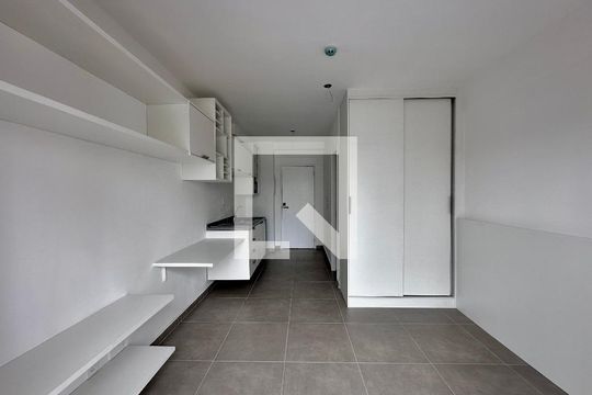 Kitnet/Studio para alugar com 0 quarto, 28m² em Campo Belo, São Paulo