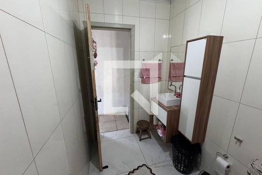 Banheiro de casa à venda com 2 quartos, 128m² em Santo Andre, São Leopoldo