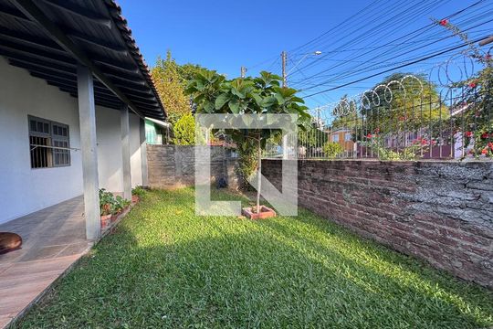 Quintal de casa à venda com 2 quartos, 128m² em Santo Andre, São Leopoldo