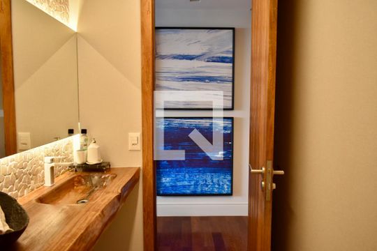 Lavabo de casa para alugar com 4 quartos, 290m² em Planalto Paulista, São Paulo