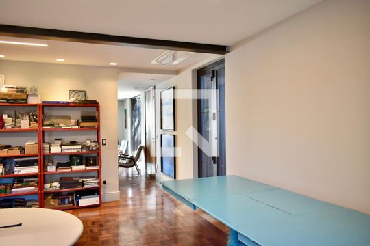 Sala 2 de casa para alugar com 4 quartos, 290m² em Planalto Paulista, São Paulo