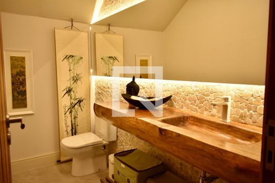 Lavabo de casa para alugar com 4 quartos, 290m² em Planalto Paulista, São Paulo