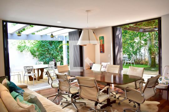 Casa à venda com 4 quartos, 290m² em Planalto Paulista, São Paulo