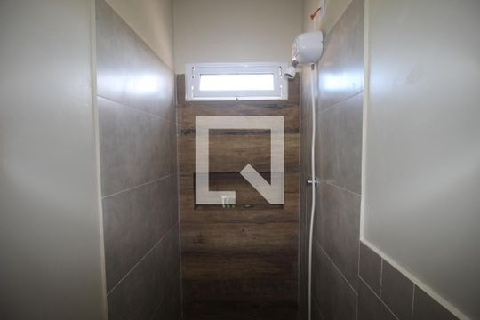 Banheiro de kitnet/studio para alugar com 1 quarto, 40m² em Central Parque Sorocaba, Sorocaba