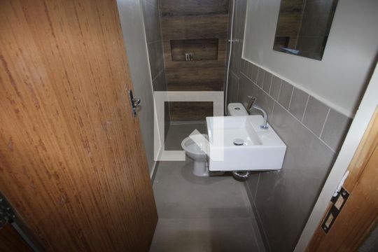 Banheiro de kitnet/studio para alugar com 1 quarto, 40m² em Central Parque Sorocaba, Sorocaba