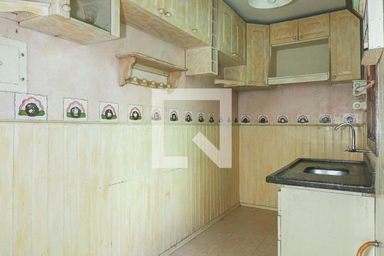 Cozinha de apartamento à venda com 2 quartos, 45m² em Agronomia, Porto Alegre