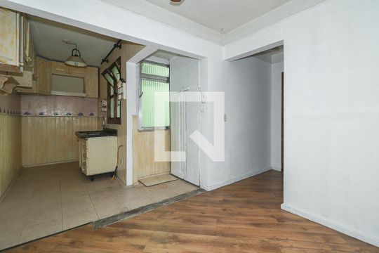 Sala de apartamento à venda com 2 quartos, 45m² em Agronomia, Porto Alegre