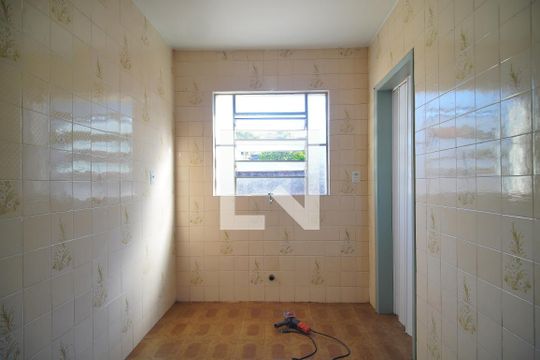 Cozinha de kitnet/studio para alugar com 1 quarto, 35m² em Rondônia, Novo Hamburgo